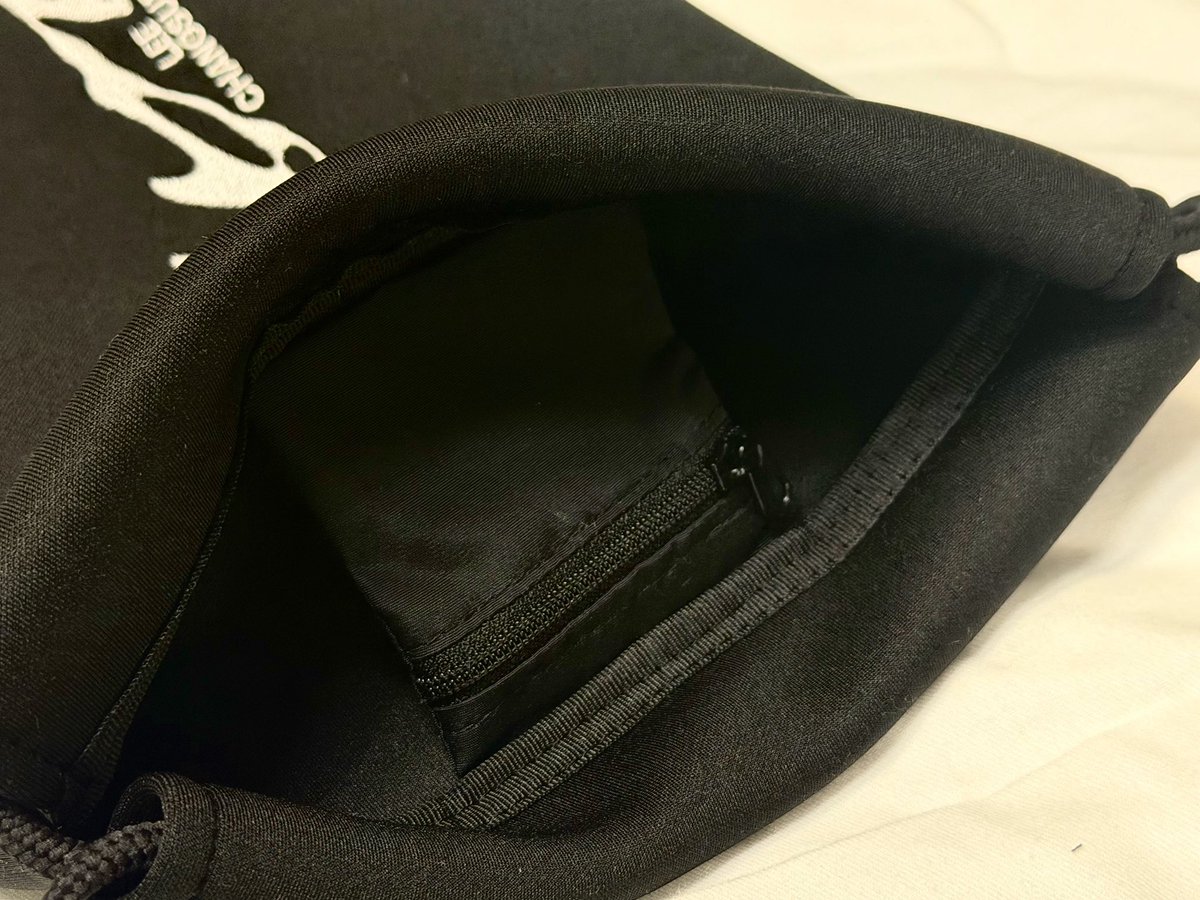 zanmang_e's tweet image. 소중한 마따봉? 짱카롱봉? 파우치
공구하면 함께 구매하실분 있어여..?