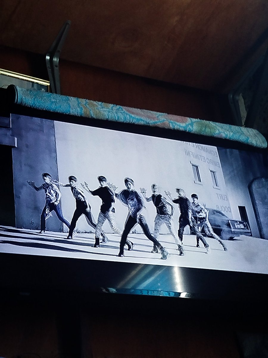 chamster16's tweet image. my boyfriend doesn't even have any idea how obsessed I was with Infinite 😆 and I still memorized all their lyrics by heart