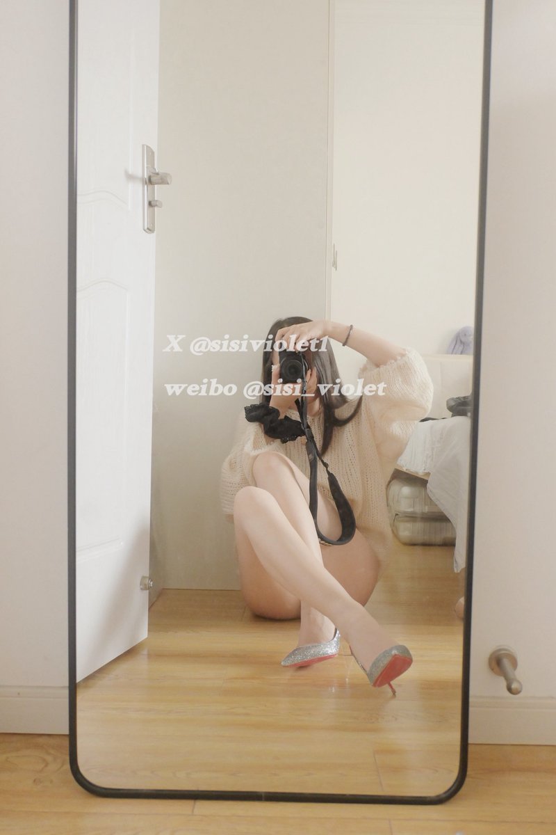 sisi_violet tweet media