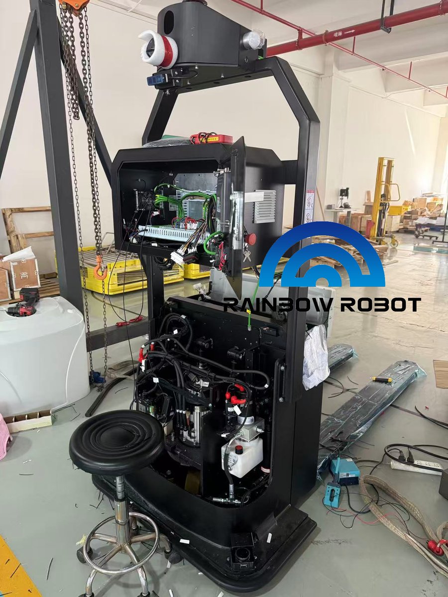 RainbowRobot123's tweet image. 100% customized forklift is currently being assembled, and the first prototype will be shipped to the customer after successful software testing this week.

#AGVAMR #CustomAutomation #automation #innovation