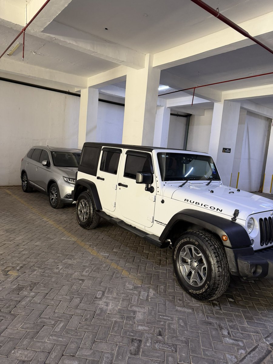 The Jeep overshadows the Outlander… considering the outlander is a 7 seater 😅!