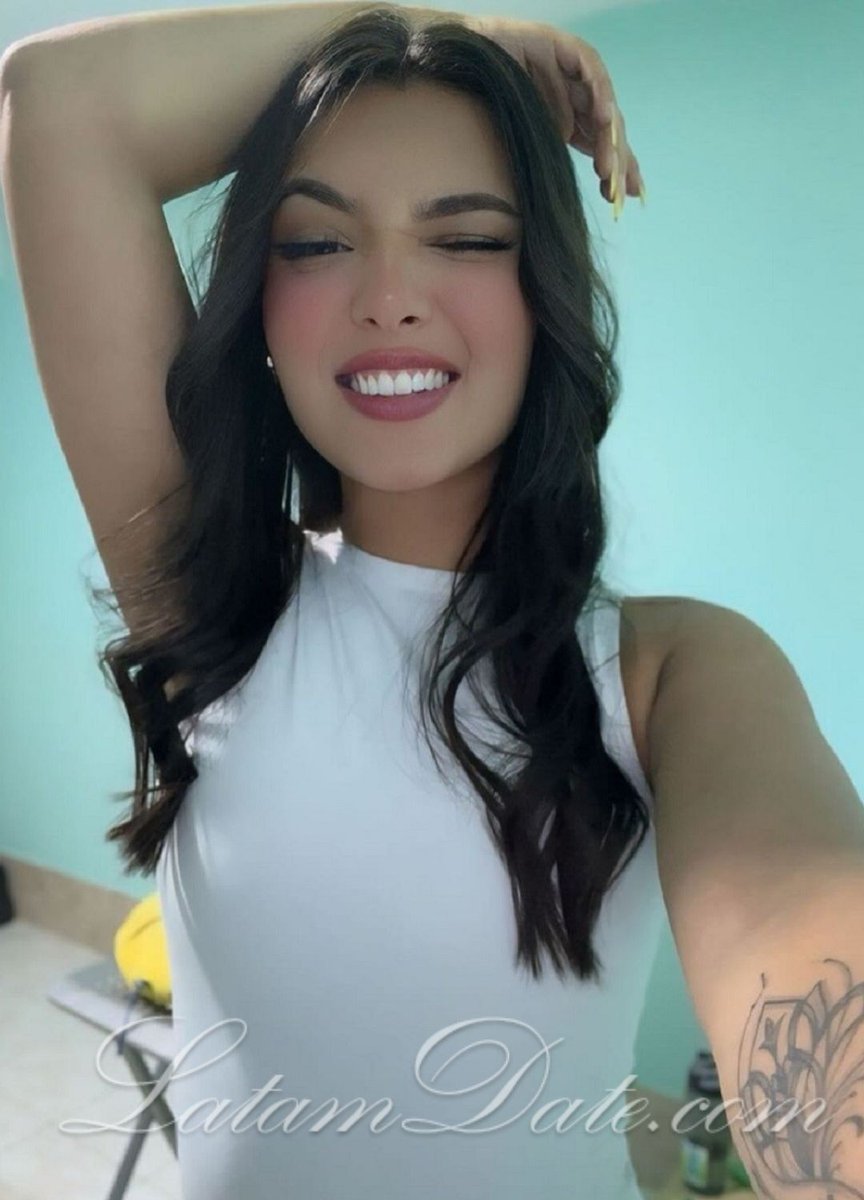 LatamDate's tweet photo. #LatamGirls "I am always with a book in my hand and my mind traveling between stories and characters. I love reading because it opens doors to new worlds and makes me see life from different perspectives." --- Paola
Read her bio on https://t.co/eO0Jd2JrVs https://t.co/Yfca9j2fvr