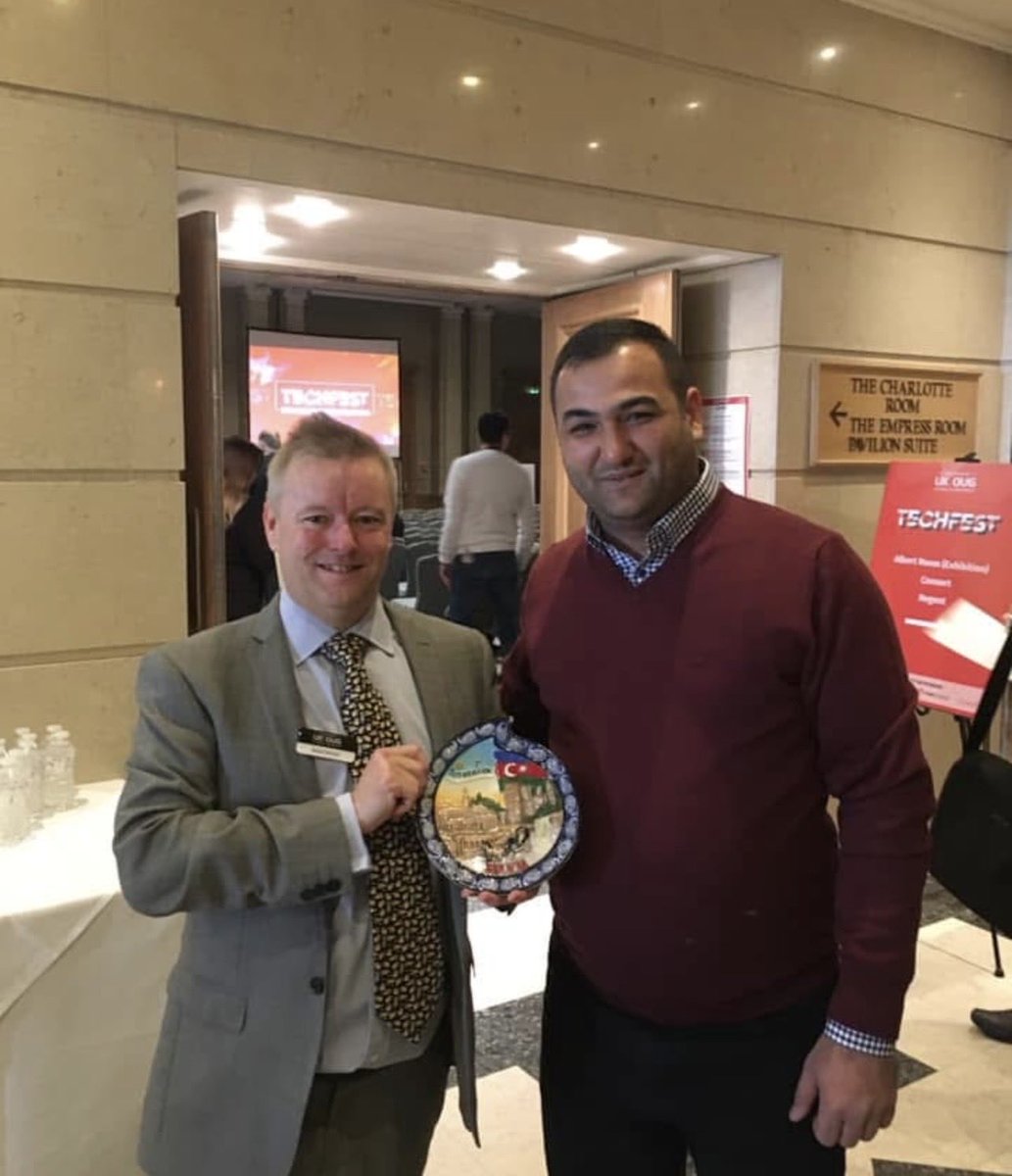 marzade's tweet image. 6 Years ago

#UKOUG 

#PassTheKnowledge

@MDWidlake @UKOUG