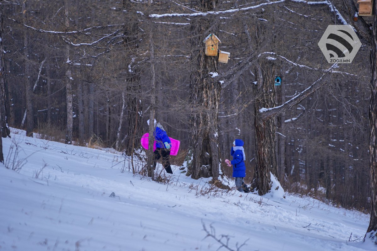1, 2, 3 ДУГААР САРЫН ЦАГ АГААРЫН УРЬДЧИЛСАН ТӨЛӨВ 
zogii.mn/newsm/8/2/2053… 
Агаарын дундаж температур ихэнх хугацаанд ихэнх нутгаар ОЖД–ийн орчим байх боловч нэгдүгээр сард нутгийн баруун өмнөд хэсгээр дунджаас дулаан, гуравдугаар сард нутгийн зүүн өмнөд хэсгээр дунджаас хүйтэн