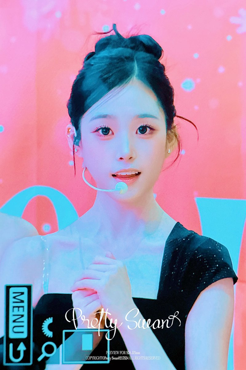 251202

#지서연 #지연 #JiYeon #트리플에스 #tripleS