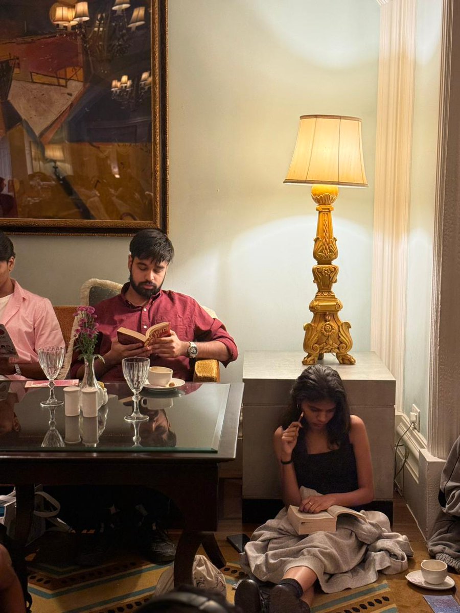 SiddharthCoding's tweet image. 📍Sea Lounge, Taj Mahal Hotel Palace.
Mumbai Bookies: Midnight Reading Session.
#mumbaibookies
