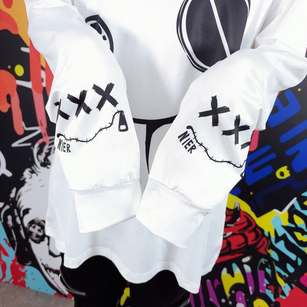 NieR_tokyo's tweet image. 🎁超ばら撒き短期プレゼント🎁

MOCKING FACE OVERSIZE 
LONG CUTSEW【WHITE】
shop.nier.tokyo/items/122549529

🎊先着39点限定大特価🎊
5,500円→💥1,280円(税込み)💥

更にこのポストをリポスト
フォロー(@NieR_tokyo) で

こちらの商品を
🎁3名様にプレゼント🎁

〆切12/7日24時

是非ご参加ください🐰