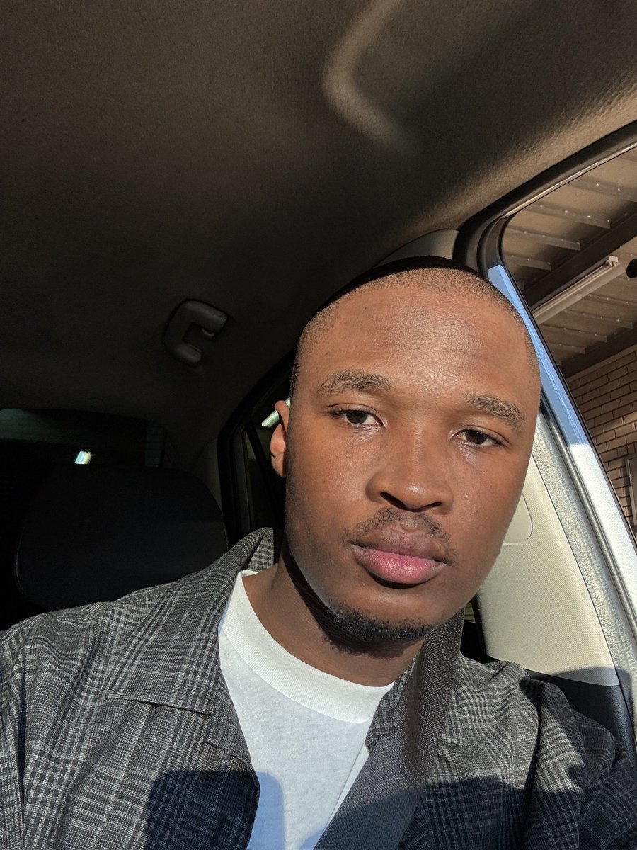 bestthadbluehair tweet media