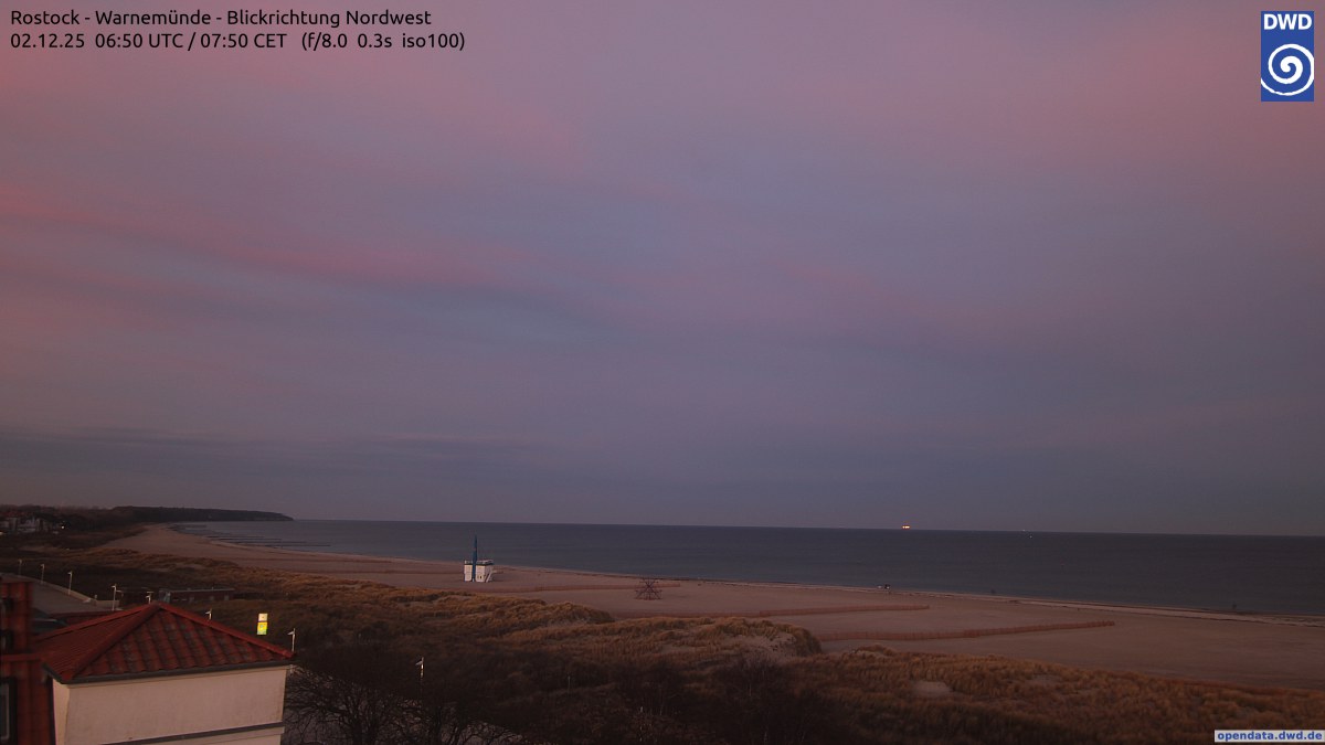 wmnde's tweet image. ⛅ WETTER WARNEMÜNDE 👇

➡ Bedeckt bei 1 Grad C
💨 Wind: 7 km/h SSO
☔ Luftfeuchtigkeit: 87 %

👉 Mehr #Warnemünde auf wmnde.de
🚩 Cc @meteoHRO