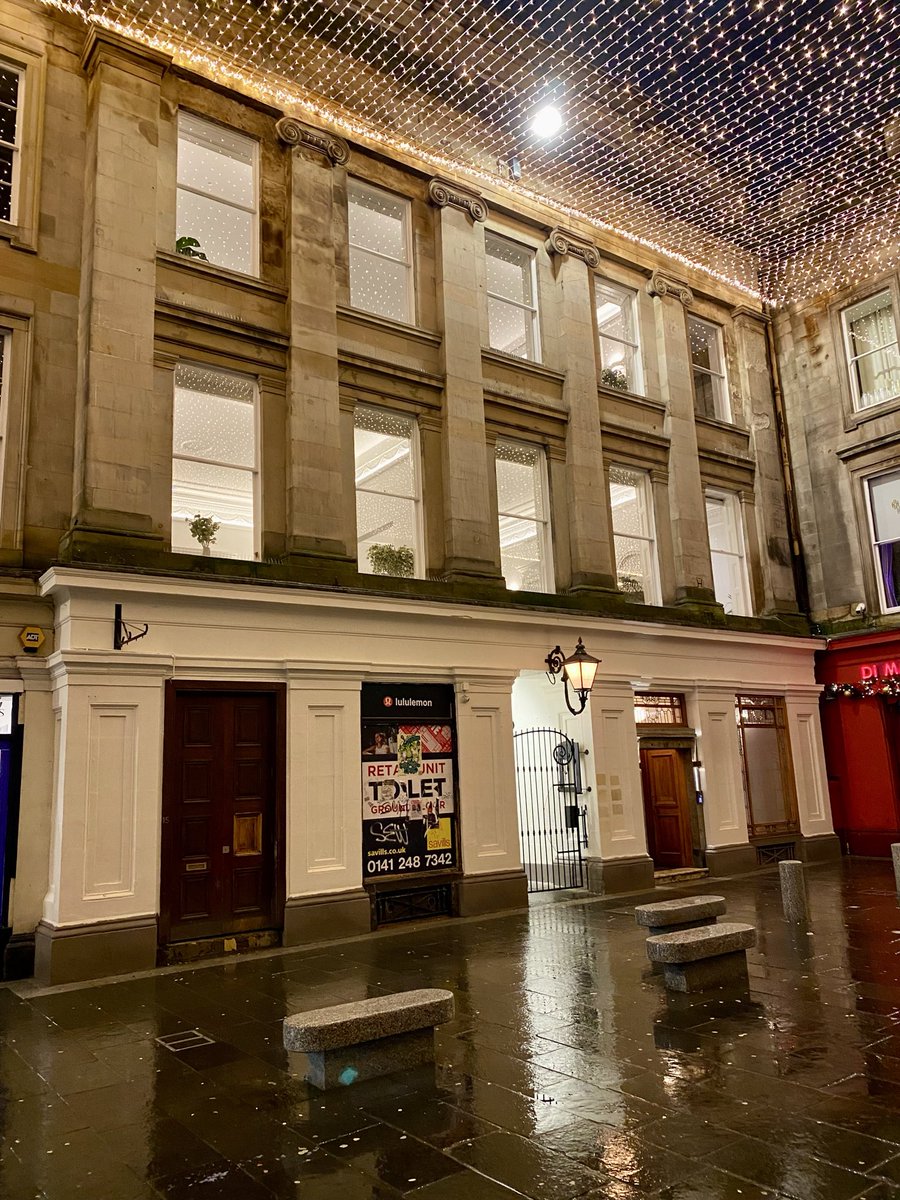 MurphyNiallGLA's tweet image. Though it is ‘A’ listed and on what should be the finest ‘Glasgow Square’ in the city, sadly 15-19 Royal Exchange Square - which was built in 1830 by David Hamilton, the father of architecture in Glasgow - was initially inspected by the Buildings at Risk Register team in 2014…