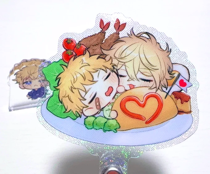 ノベルティ届いたんですけどきらきらでとっっってもかぁいい…めちゃ可愛い…