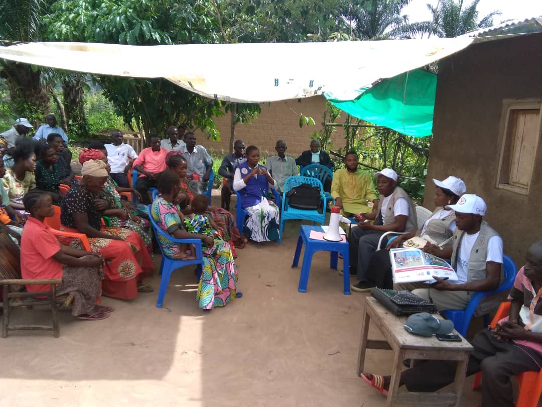Les leaders de trois quartiers de la ville de Tshimbulu à Dibaya, ont mené le week-end dernier, une vaste campagne de sensibilisation et de mobilisation de plus de 200 personnes sur la masculinité positive et de l’égalité de genre.

Projet JAD
Appui : <a href="/UNFPARDC/">UNFPA-RDC</a> 
Fin. <a href="/CanadaRDC/">Canada en RDC</a>
