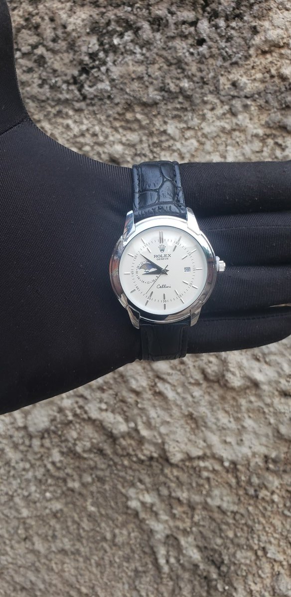 Rolex watch 450 cedis 

I do nationwide delivery and pickup 

WhatsApp me on 0552251699 to place an order