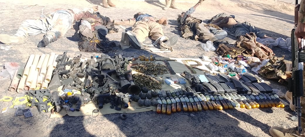 Mohsin_o2's tweet image. Visuals from Nokundi ⚠️

Visuals points to both the car and weapons originating in Afghanistan. The vehicle had a Florida plate and appears to have been smuggled into Pakistan, while the arms match U.S. military equipment left behind after the withdrawal.