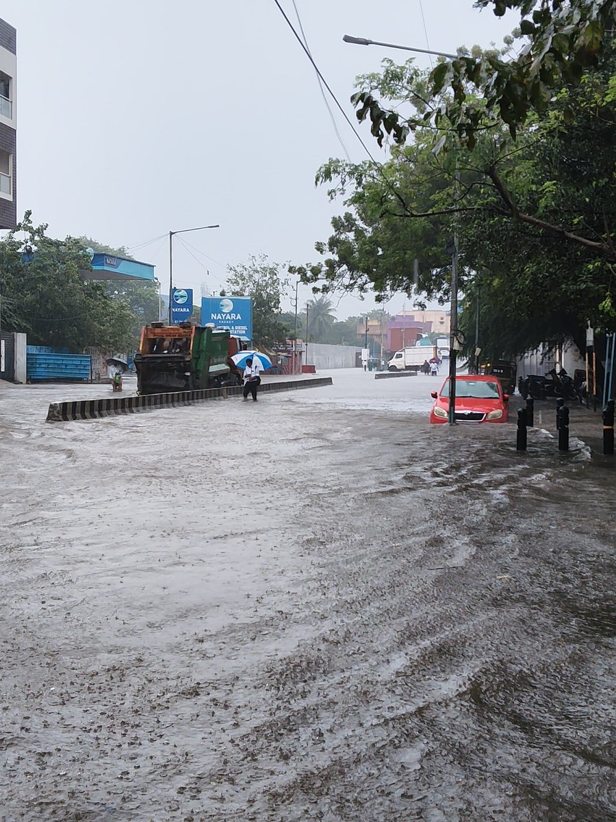 ganesan_kirubaa's tweet image. கடவுளே இந்தக் கருணாநிதி கும்பலிடமிருந்து சென்னையைக் காப்பாற்று…