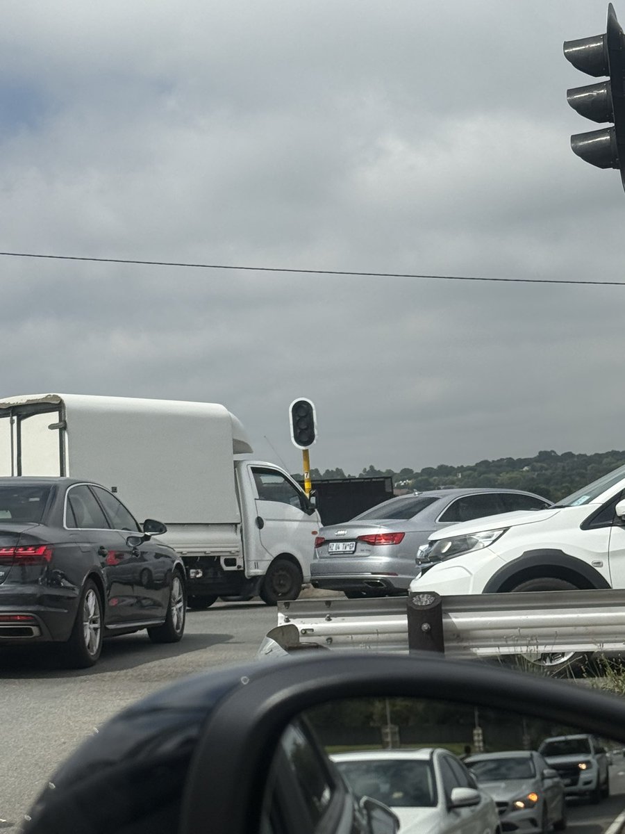 JusstAlpha's tweet image. It was good while it lasted. G20 is gone, Grayston Drive (Sandton) traffic lights back to factory settings. Agh