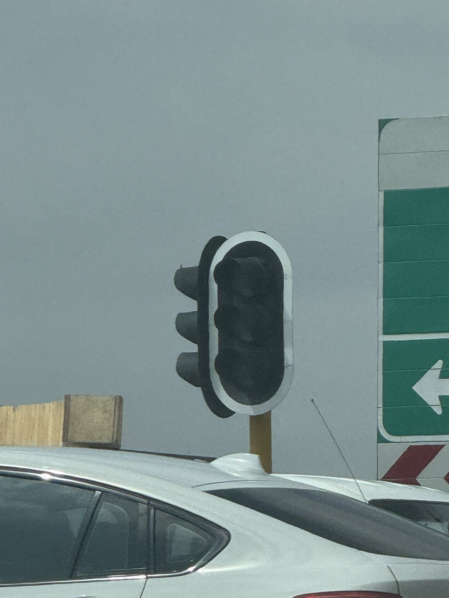 JusstAlpha's tweet image. It was good while it lasted. G20 is gone, Grayston Drive (Sandton) traffic lights back to factory settings. Agh