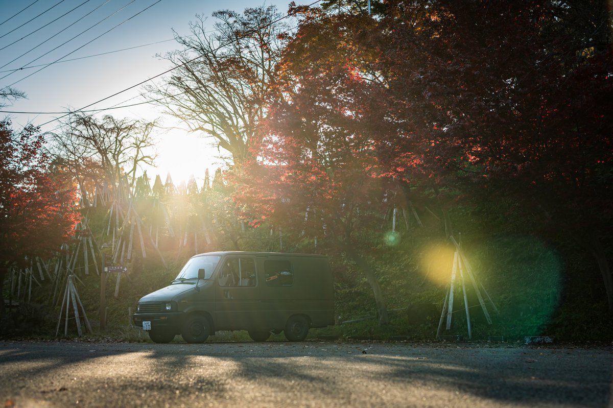 写真を撮る度に、あと何年乗れるのかなぁと思う。

今年で35歳の愛車。

僕の元に来て14年。

大好きな相棒、行けるところまで一緒に行きましょ。

#デリボーイ
#愛車
#旧車
#秋
#紅葉
#Autumn