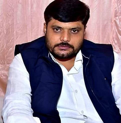 कफ़ सिरप तस्करी सिंडिकेट मामले में बर्खास्त सिपाही आलोक सिंह गिरफ्तार,एसटीएफ ने लखनऊ से किया गिरफ्तार,सरेंडर की फ़िराक़ में था आलोक सिंह,आलोक सिंह ने लखनऊ कोर्ट में डाली थी सरेंडर अर्जी।आज एसटीएफ को कोर्ट में सौंपनी थी रिपोर्ट,<a href="/NBTLucknow/">NBT Lucknow</a> ,<a href="/Uppolice/">UP POLICE</a>