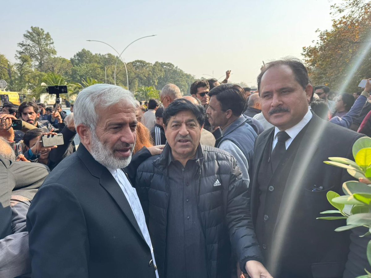 Zahir Shah Toru tweet media