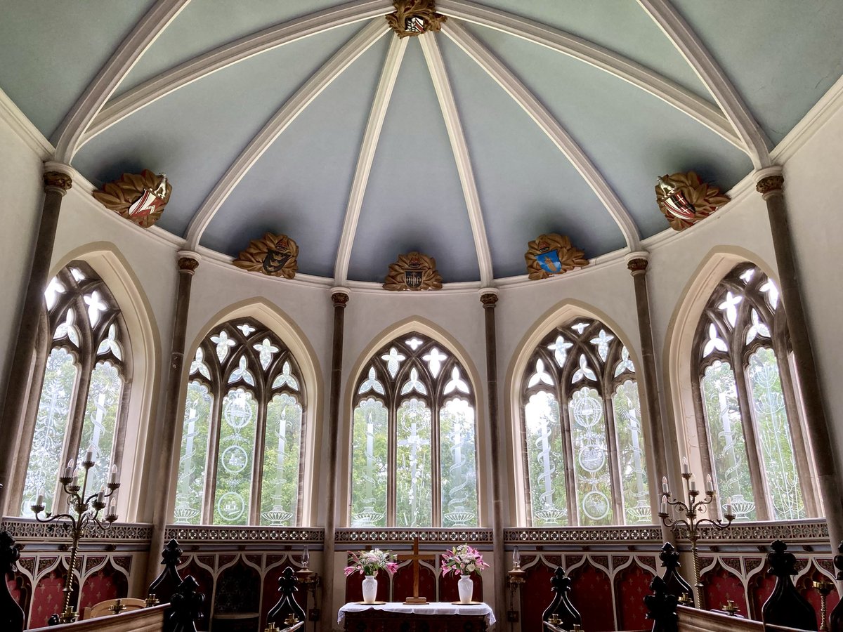 TulipHeather's tweet image. #WeekWForWindows
#AlphabetChallenge
Some of the windows in St Nicholas’ church, Moreton, Dorset, that were engraved by Sir Laurence Whistler