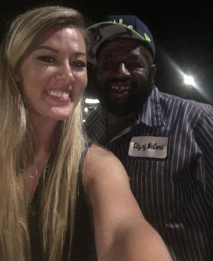 CrazyVibes_1's tweet image. As I was coming home from Baton Rouge one of my tires blew out. I was freaking out trying to desperately find someone at the gas station to help. I so happened to look over and see a Sherriff pumping his gas, so I walk over and kindly ask him if he could help since I was alone…