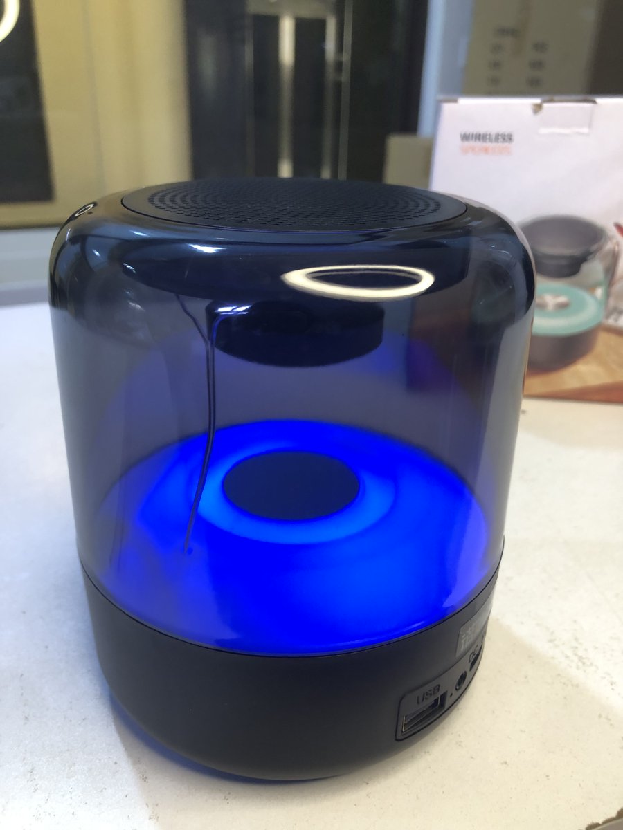 Mysokoss's tweet image. —►ZS LED Bluetooth Speaker, Classy &amp;amp; Unique 🤗

 ☑️Available @ 1000/= KES Only 
Please visit our shop  in Ruiru at Spur Mall
📎 mysoko.com/s2-transparent…

WhatsApp 0711 266881
#bluetoothspeaker #Bluetooth #desktopspeaker #portablespeaker