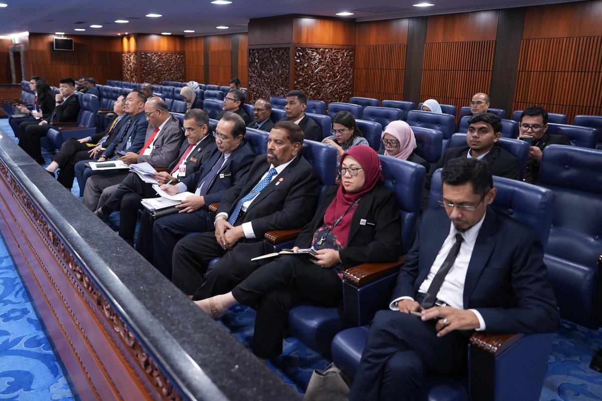 📢 KESUMA PERKUKUH PERLINDUNGAN PEKERJA  

Akta 4 diluluskan di Dewan Rakyat! Skim Lindung 24/7 bakal lindungi 9.6 juta pekerja tanpa had masa/lokasi kejadian.  

✅ Faedah perubatan  
✅ Pampasan kemalangan  
✅ Perlindungan luar waktu kerja  

#KESUMA #PERKESO #SkimLindung247