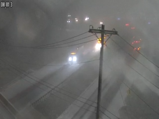 It's starting! Greencastle, Franklin County on I-81 time is now 5:11 am ❄️🌨️