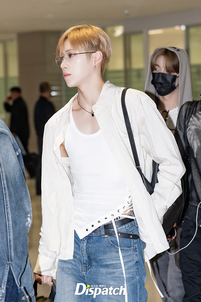 どうやって服買ってるの？ネットでレディース見てるの？女性者の店に