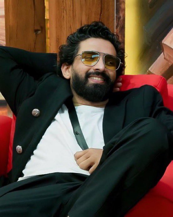 BBTak2468's tweet photo. Who will win the show &amp; be named the the champion of the season #BiggBoss19 

RETWEET.                        LIKE
#AmaalMallik            #GauravKhanna https://t.co/JIT7oSkxl4