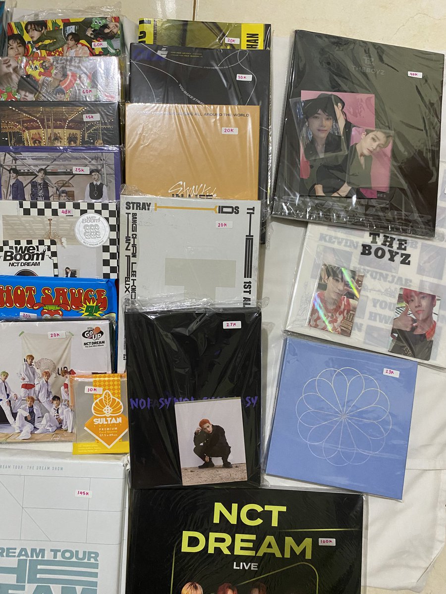 huhuhug33's tweet photo. WTS WTS!!

Ada album only ada yang masih ada perintilannya ada yg ada pc nya. Buat kelengkapannya boleh dm 😆🫶🏻

Bisa oren 🍊 freeong + admin yas 
(ada freebies 👀)

#NCTDREAM #NCT127 #NCT2020 #WayV #Treasure #StrayKids #Theboyz #TXT #SuperM https://t.co/rTgC6sFaEO