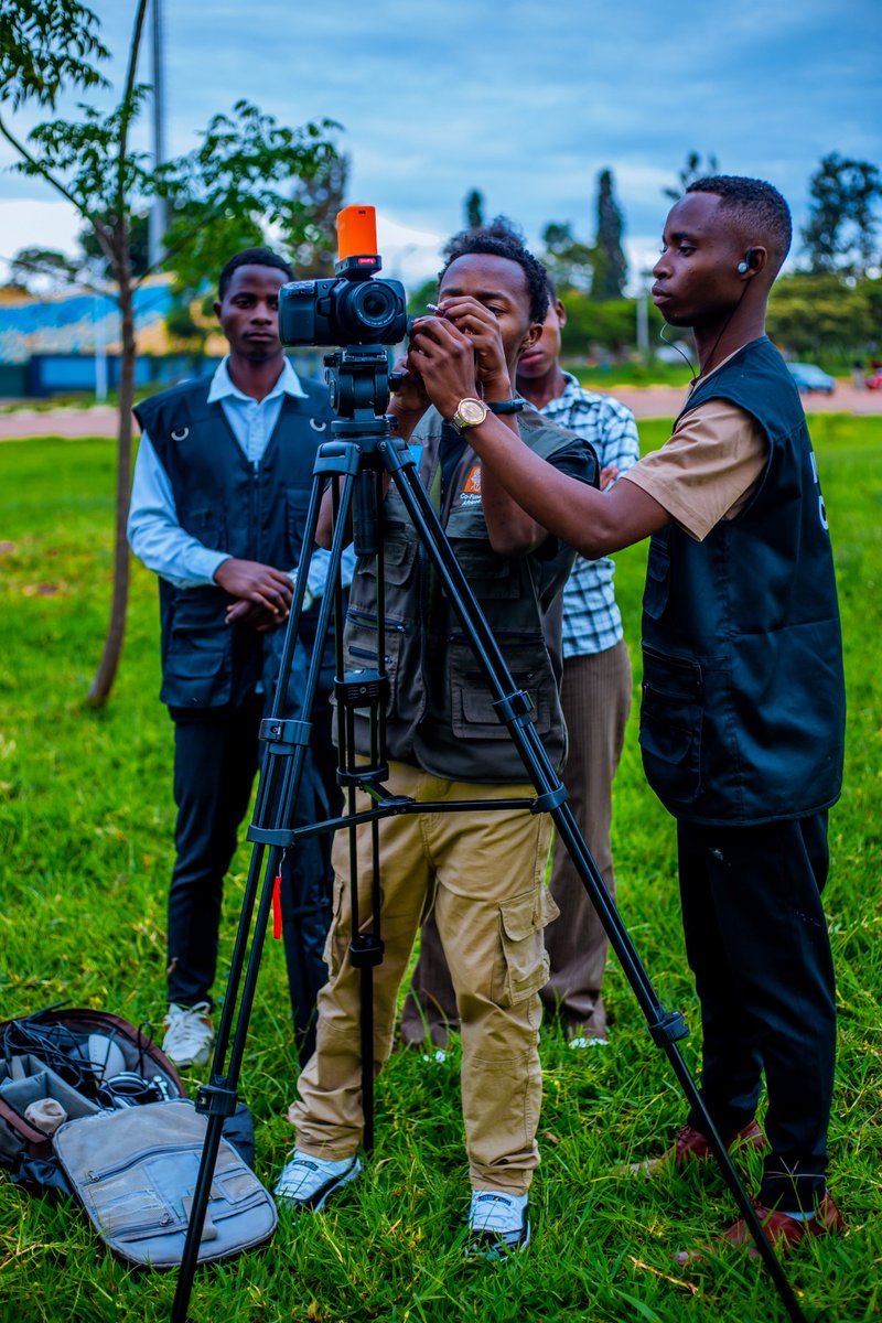 imena_pro's tweet image. Nothing beats the energy of young filmmakers learning by doing. Passion, teamwork, and focus — the heart of every great production. @HuyeDistrict @PSF_Rwanda #BreakingtheSilence #BehindTheScenes