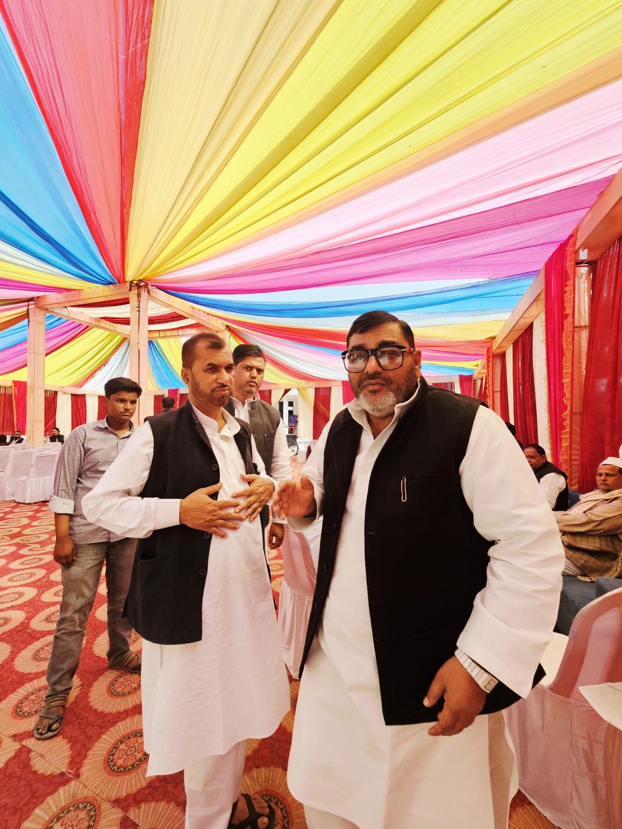 AltafAnsari356's tweet image. विधान सभा 354 घोसी 
अदरी पूर्व सभासद सहजादे कुरैशी की बेटी की शादी में!
@samajwadiparty @yadavakhilesh