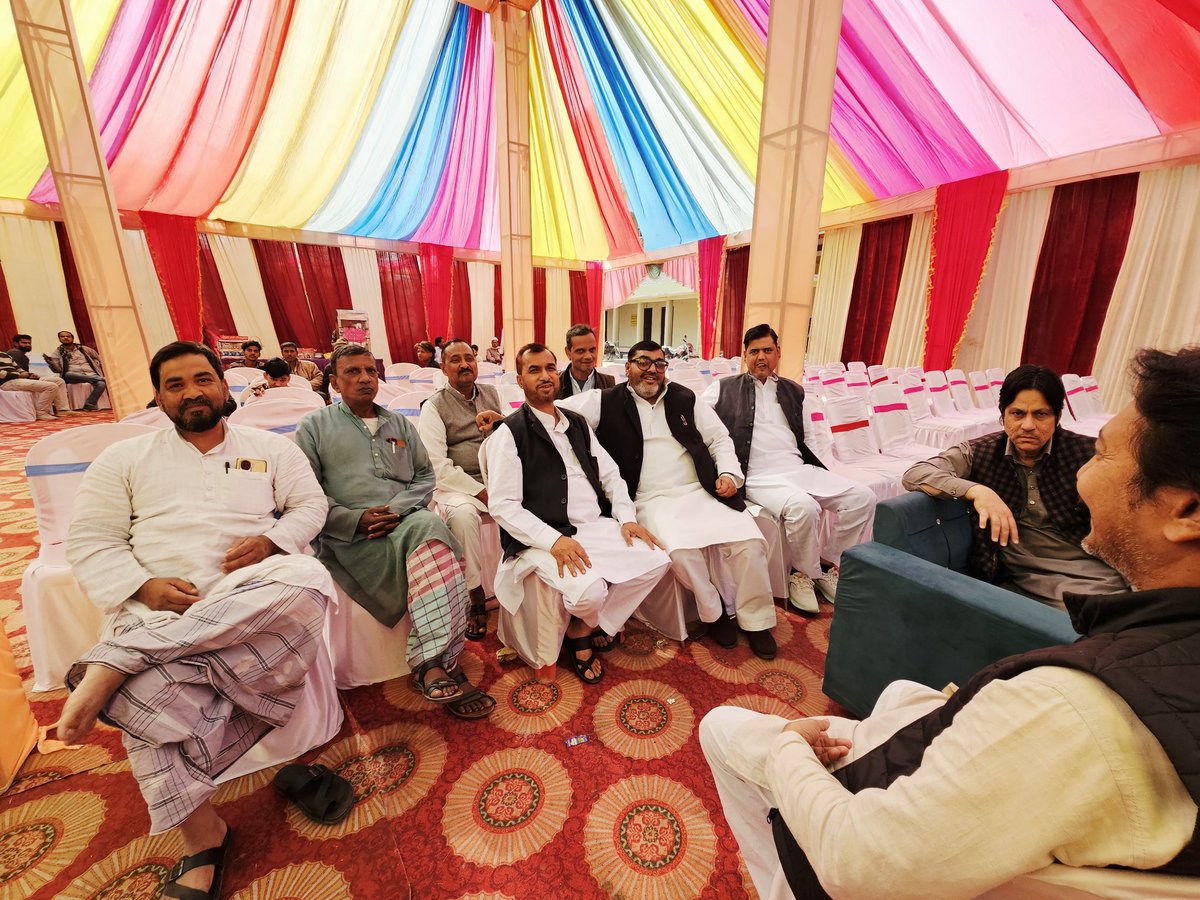 AltafAnsari356's tweet image. विधान सभा 354 घोसी 
अदरी पूर्व सभासद सहजादे कुरैशी की बेटी की शादी में!
@samajwadiparty @yadavakhilesh