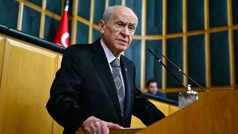 punto360tr's tweet photo. MHP Genel Başkanı Devlet Bahçeli, PKK/KCK elebaşı Bese Hozat’ın sözlerine tepki gösterdi:  

“İşlenen suçlar; tarihin, millet vicdanının ve kayıtların önünde apaçık ve tartışmasızdır.   

Türkiye Cumhuriyeti devleti böyle ucuz çıkışlara değer vermez. Ülkenin doğru yönde ilerleyişine taş atmaya çalışanların oyunları boşa çıkacaktır.”
