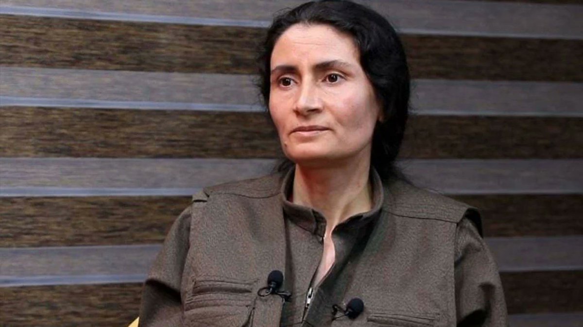 punto360tr's tweet photo. MHP Genel Başkanı Devlet Bahçeli, PKK/KCK elebaşı Bese Hozat’ın sözlerine tepki gösterdi:  

“İşlenen suçlar; tarihin, millet vicdanının ve kayıtların önünde apaçık ve tartışmasızdır.   

Türkiye Cumhuriyeti devleti böyle ucuz çıkışlara değer vermez. Ülkenin doğru yönde ilerleyişine taş atmaya çalışanların oyunları boşa çıkacaktır.”