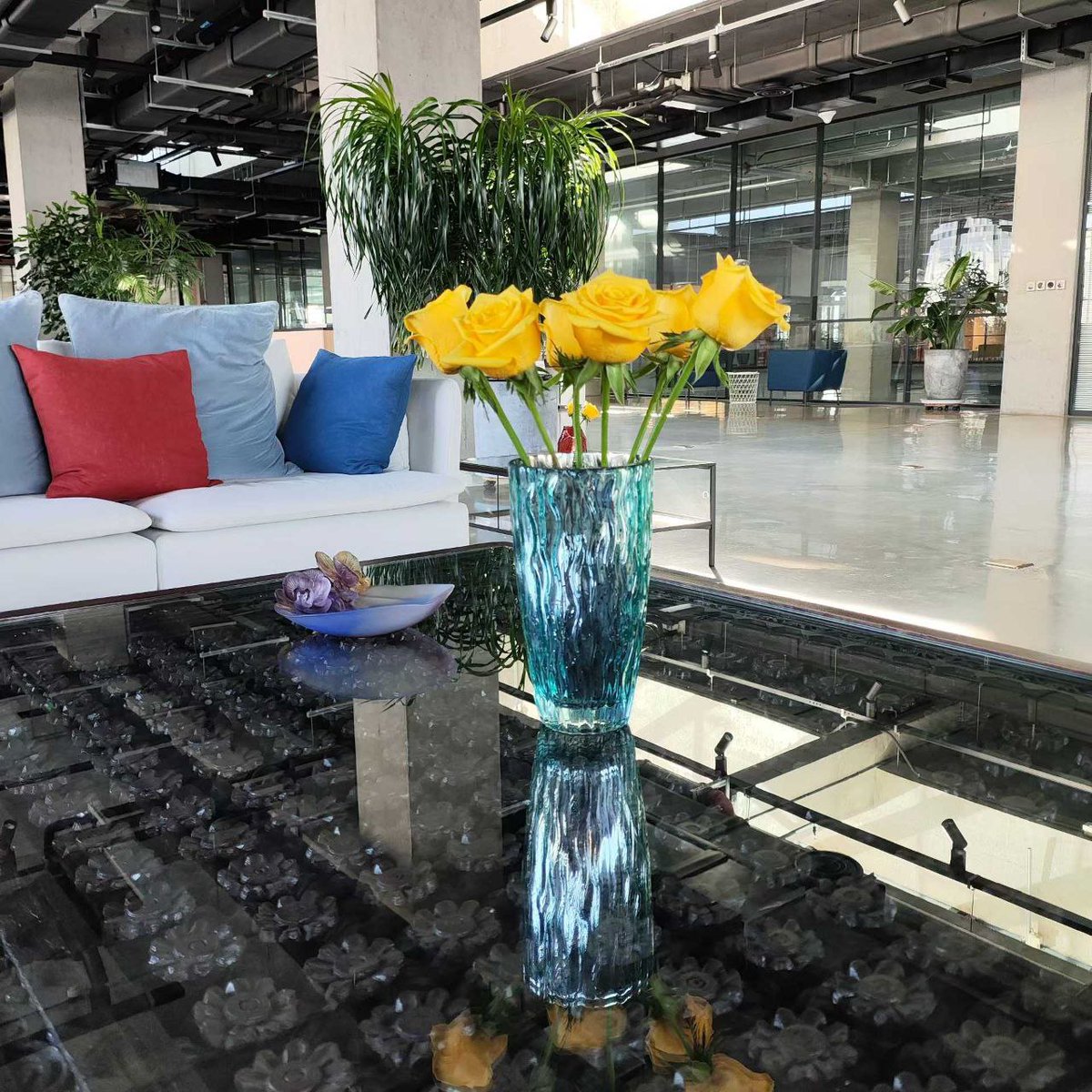 Epoch International tweet media