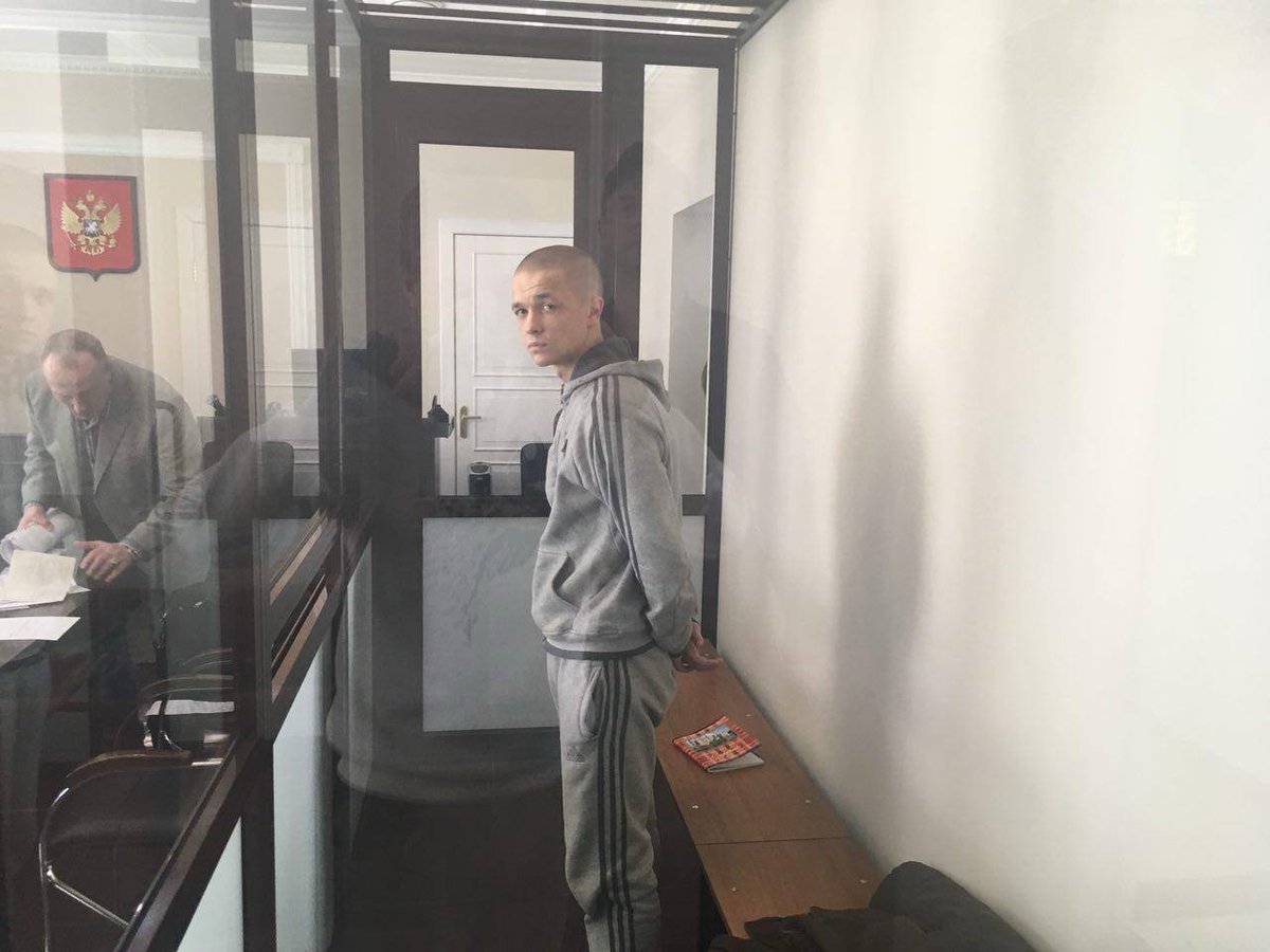 Мама политзаключенного Ильи Шакурского: «Твоего ребенка там уничтожают, а ты не можешь спасти его. Прошу вас написать обращение»

Фигурант дела «Сети» Илья Шакурский находится в ШИЗО уже больше месяца. По информации группы поддержки, ему запрещены звонки, с 8 ноября не передают