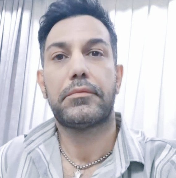 👑آیا تا این لحظه توییتی در حمایت از زندانی سیاسی پادشاهی‌خواه #حمید_فرهادی نوشته‌اید؟؟
اگر نه؛ درنگ نکنید و نام او را همچون بیتای عزیزمان فریاد بزنید.