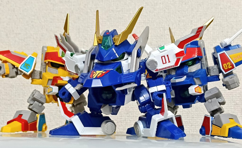 しかしトイライズ爆外伝
本当に良くできてるのに
「出来れば欲しい！」位な人の
食指が動き辛い価格なのが
本当にネックなんだよ…
お陰で値崩れ早くて
ブラックデバスター以降は期待出来なさそうだし…

やっぱ音声ギミック抜きで単価下げ
数売る方向で頑張って欲しかった
ここまででも大感謝だけど…