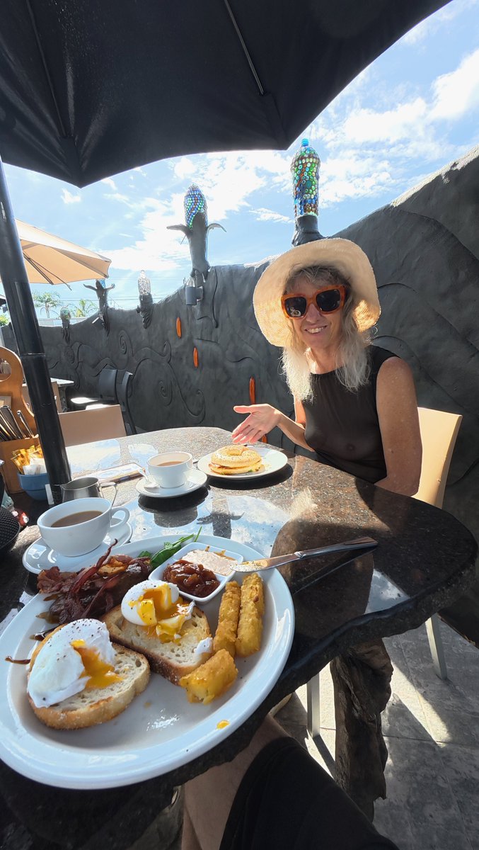 Breakfast at the Eutopia Cafe, Kaiwaka