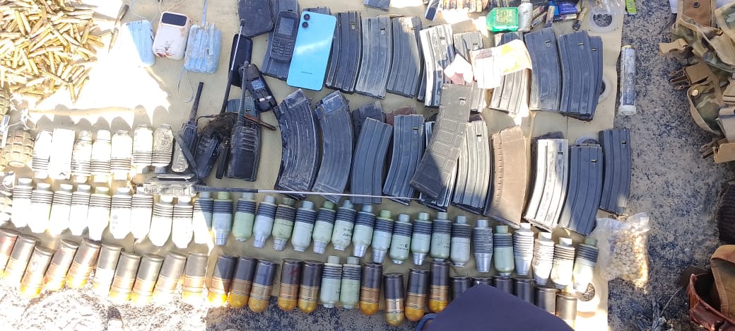 IslooInsider's tweet image. A huge cache of weapons recovered from the BLF terrorists involved in the Nok Kundi FC base attack. 🚨🛡️
NVGs, grenades, US-made rifles, rocket launchers, Kevlar vests, walkie-talkies and more seized. A major blow to their network. 💥

#SecurityUpdate #Pakistan #CounterTerrorism