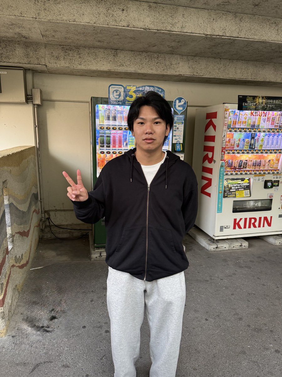 neta_radio16's tweet photo. 皆さんこんばんは！
本日のゼミはラジオに向けて準備を進めています！ゼミの活動の中に地産地消プロジェクトというものがあり、金沢区などの飲食店をピックアップしているパンフレットを作っています！近々金沢区のどこかにパンフレットが出るので良かったら手に取ってみて下さい！

#地産地消
#ラジオ https://t.co/NwWCAIqvKU