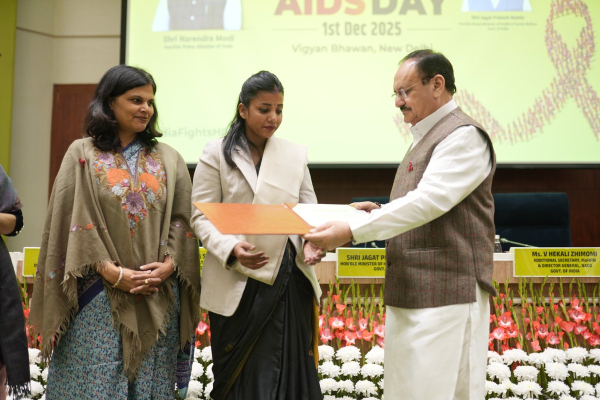 Heroes behind the movement.
Voices of courage.
On #WorldAIDSDay2025, Hon’ble Health Minister Shri <a href="/JPNadda/">Jagat Prakash Nadda</a> recognised:

- Dr. Raman R. Gangakhedkar
-Dr. D.C.S. Reddy - for their outstanding contribution to NACP.

Prabhjot Kaur &amp; Natsali Yimchungru - programme champions whose