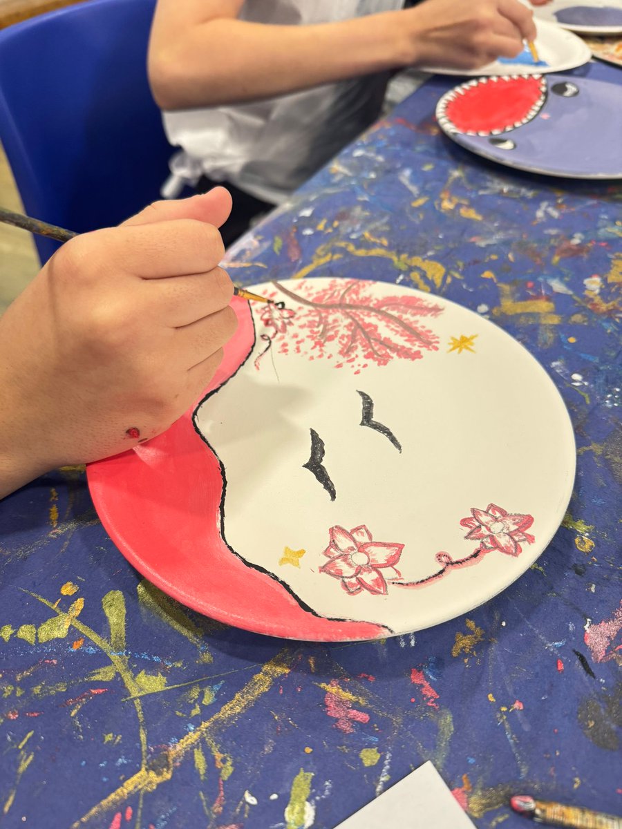 LyndonSchool's tweet image. Last week we celebrated Multicultural Week with henna painting, artifact decorating, delicious food, and a fantastic assembly! Thank you to everyone involved.  #Lyndonlearnerjourney #MulticulturalWeek #CelebratingDiversity @Summit_LT