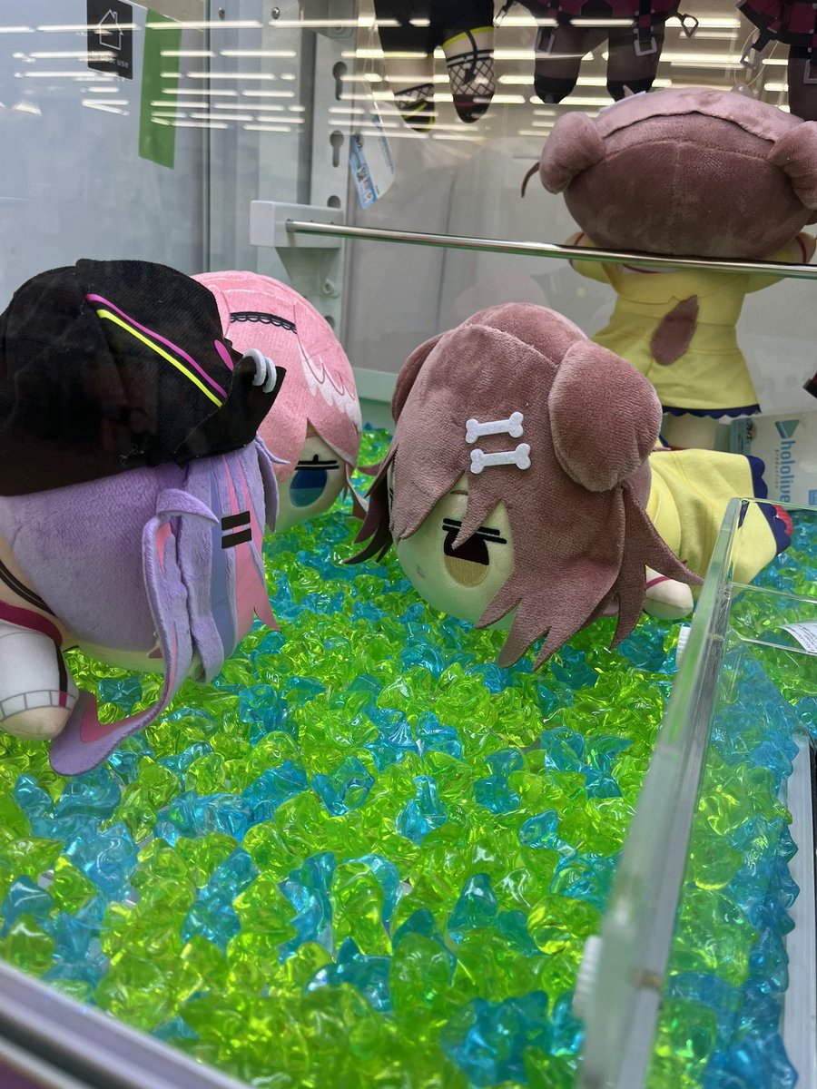 次の配信の企画でも考えてるのかな？笑