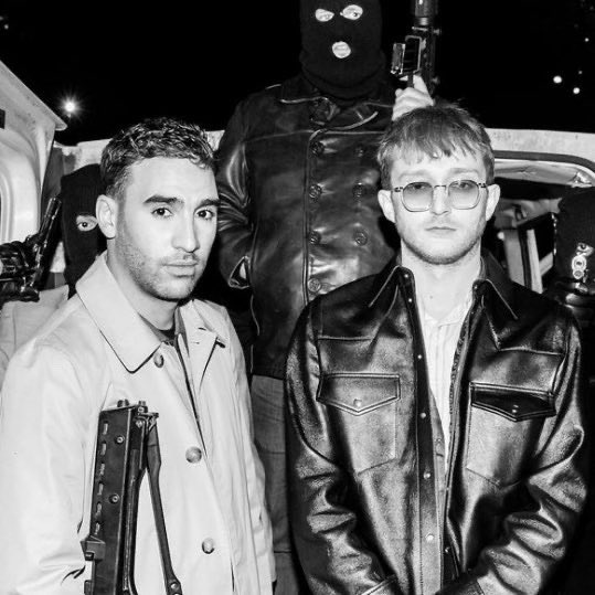 Kulturlesite_'s tweet image. 🚨 VALD x HEUSS L’ENFOIRÉ

Les deux artistes devraient sortir un SECOND PROJET EN COMMUN !!

🗓️ PROCHAINEMENT