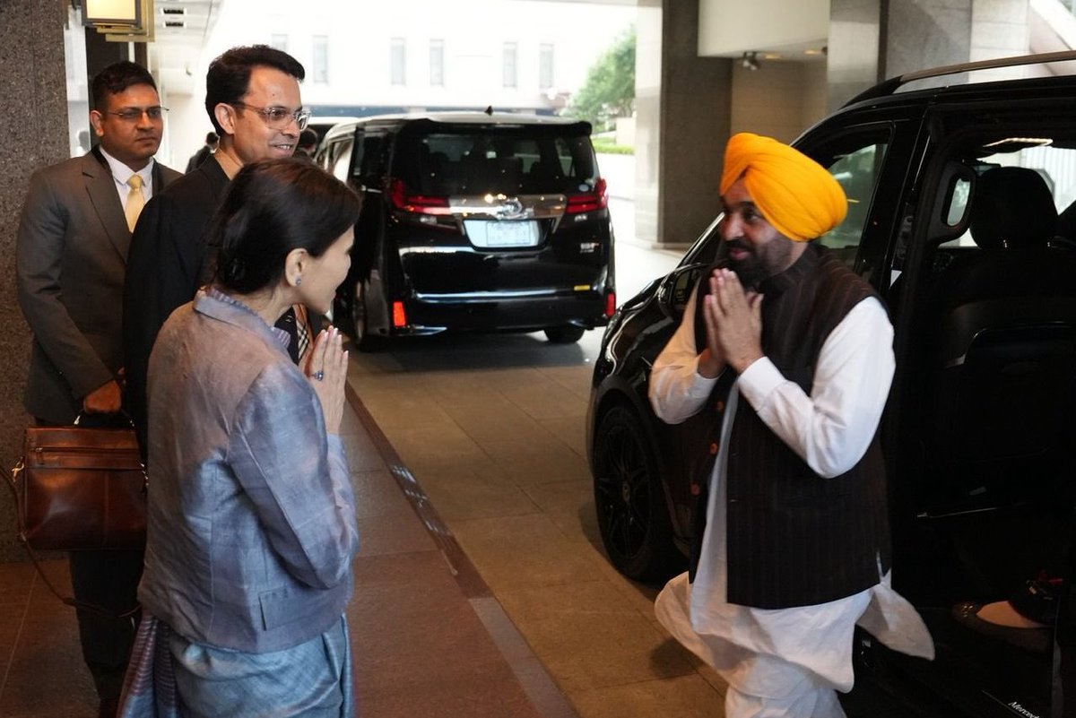 DaaruBaazMehta's tweet image. .@IndianEmbTokyo welcomes Punjab CM @BhagwantMann in in Tokyo, Japan.