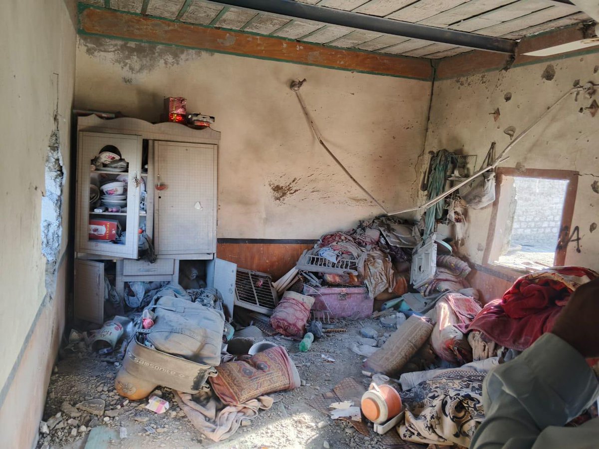 Mohsin_o2's tweet image. Two children were injured when RPG rounds,fired by terrorists belonging to Fitna Al Hindustan, struck a civilian home in Panjgaur.

 The house, belonging to Haji Zafar Khan, was hit in the attack. 

The local administration responded promptly, moving the injured to DHQ Hospital.